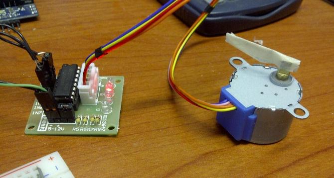 Controlador ULN2003 y Motor a pasos