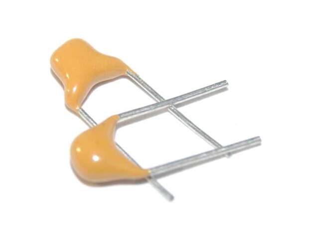 Vista grupal. Capacitor cerámico 4.7nF 50V