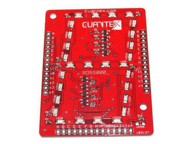 Vista frontal. Display de 7 segmentos cátodo común