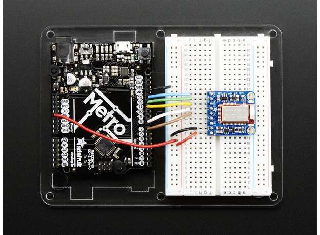 Adafruit Bluefruit en protoboard